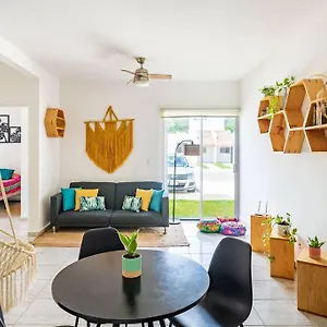 Lovely Cozy W/pool 2 Bedrooms. Great Location! Apartamento